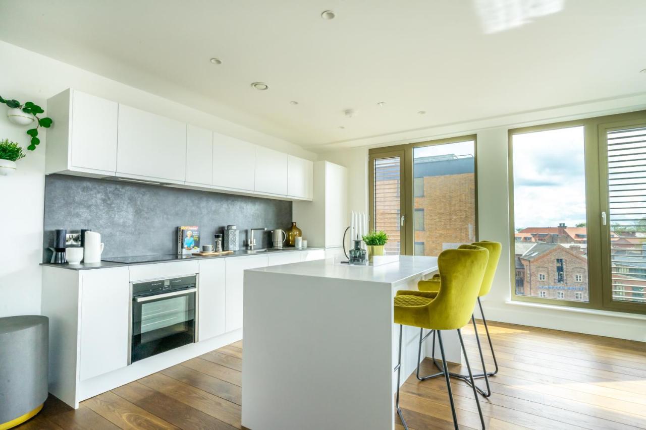 Апартаменты Skyview Retreat @ Ryedale House Йорк Экстерьер фото